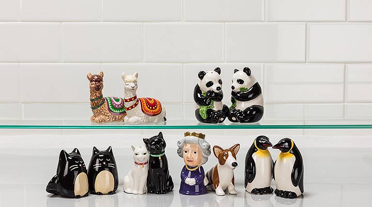 Cuddling Cat Salt & Pepper-3.75"