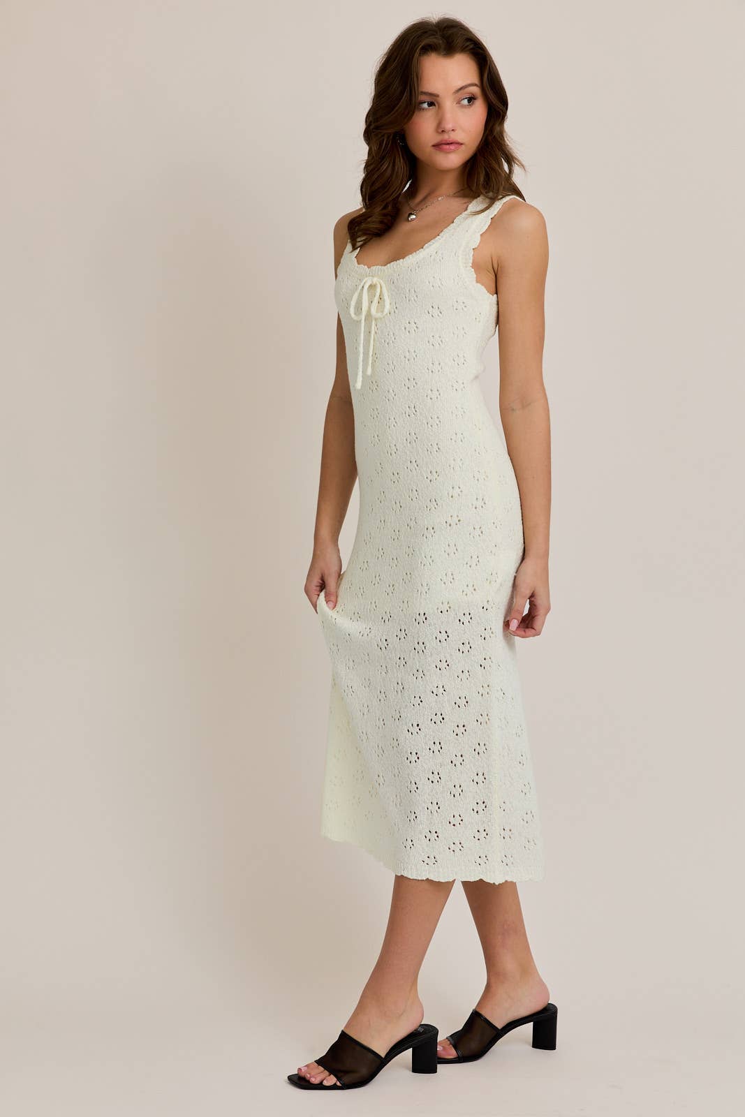 SCALLOP EDGE SLEEVELESS SWEATER MIDI DERSS