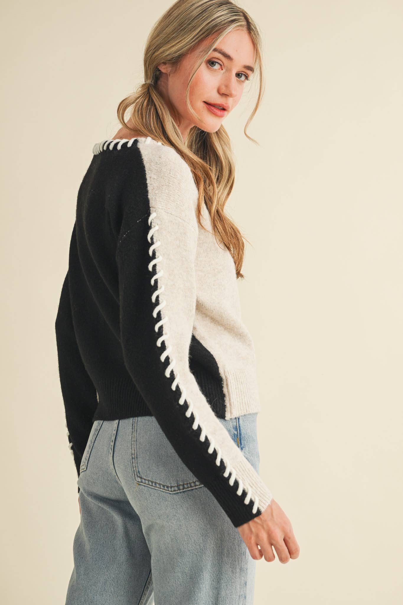 WHIP STITCH TWO-TONE SWEATER