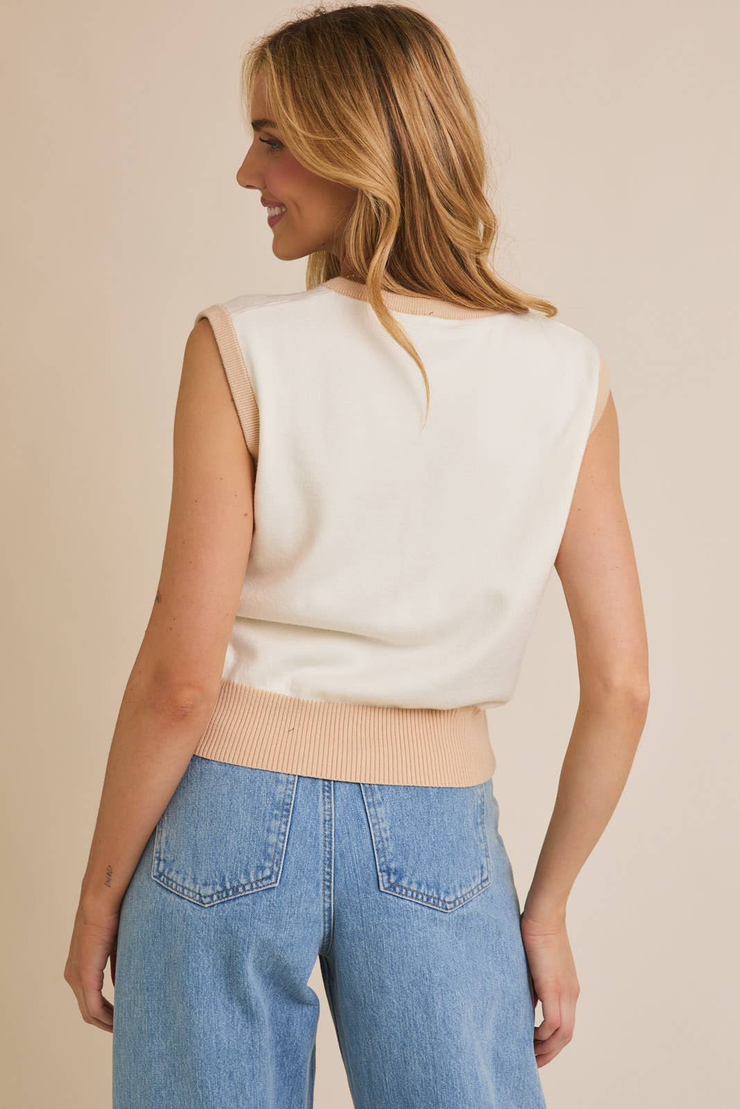 CREW NECK BUTTON UP SLEEVLESS KNIT TOP