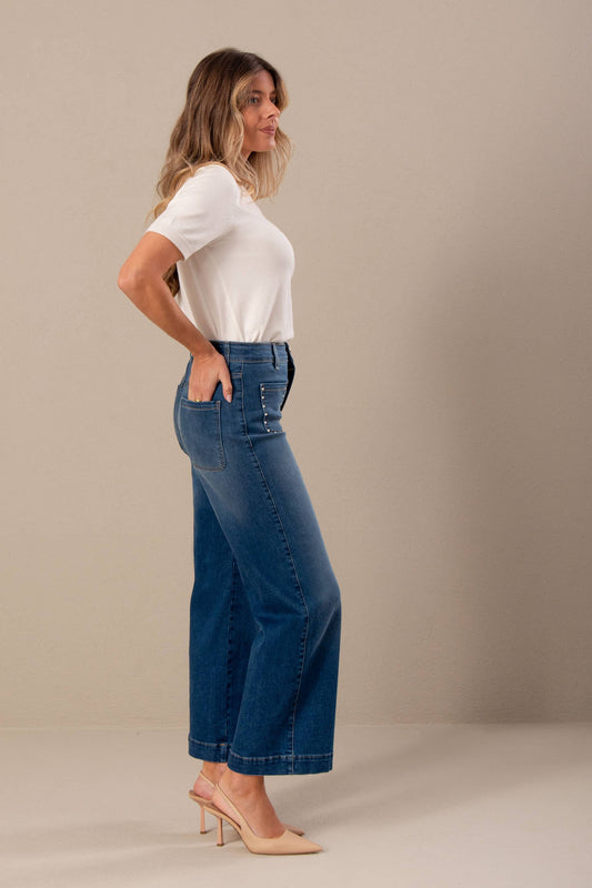 Wide-Leg Jeans with Transfers on the Pocket