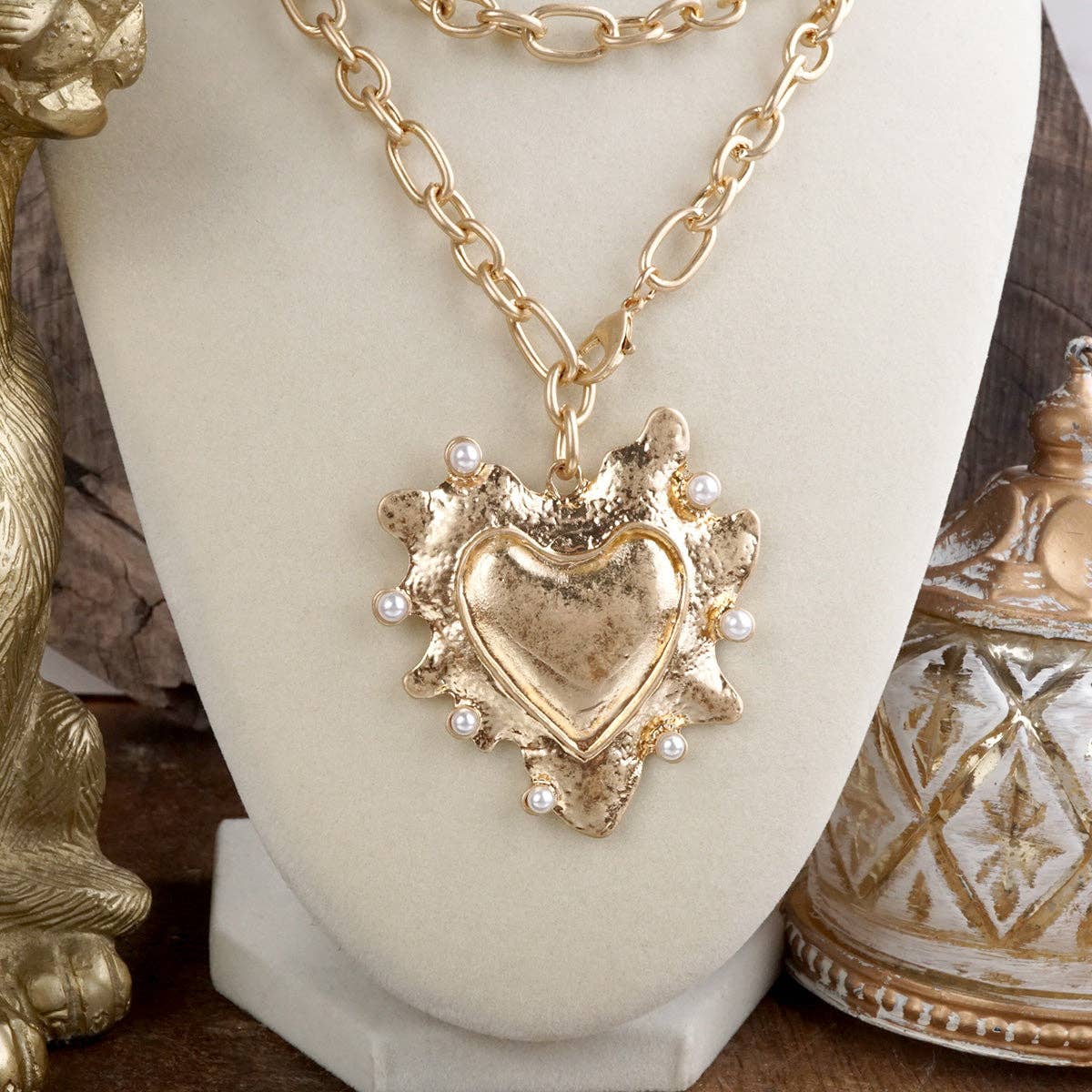 Heartbound Muse – Long Heart Necklace in Gold & Pearls