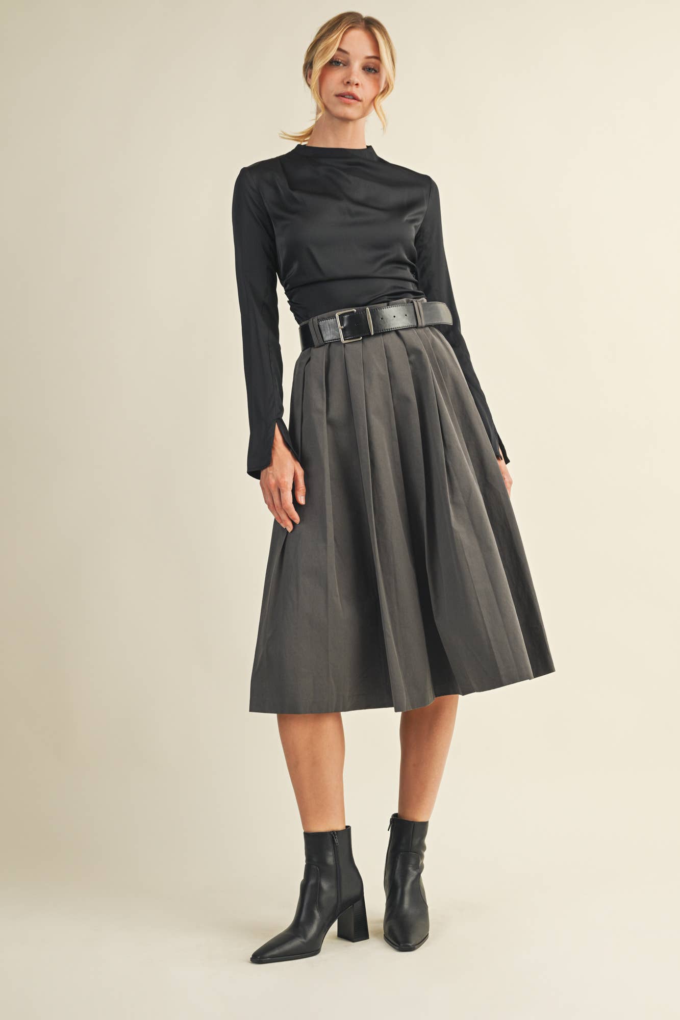 HIGH NECK RUCHED TOP