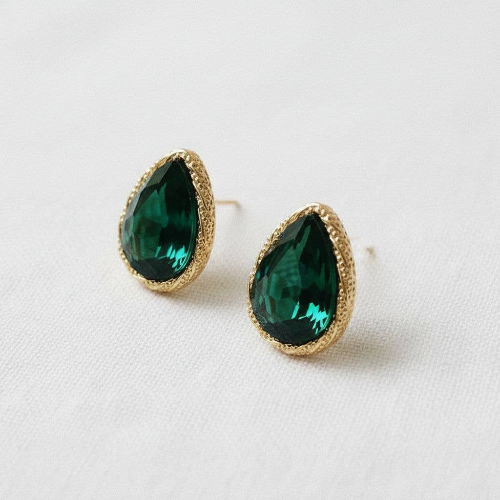 Elegant Vintage-Inspired Green Glass Drop Earrings