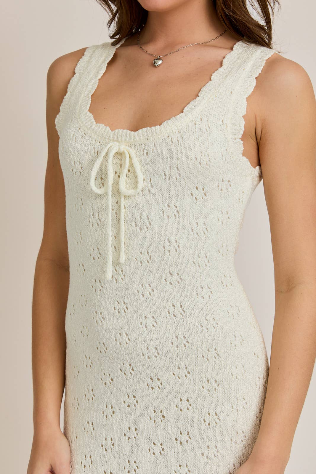SCALLOP EDGE SLEEVELESS SWEATER MIDI DERSS