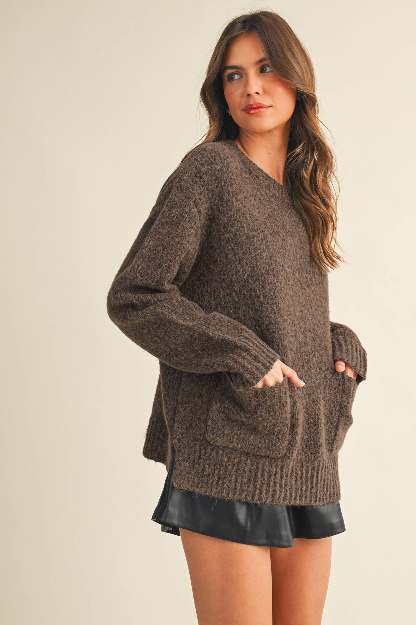 FRONT PATCH POCKET SWEATER TOP