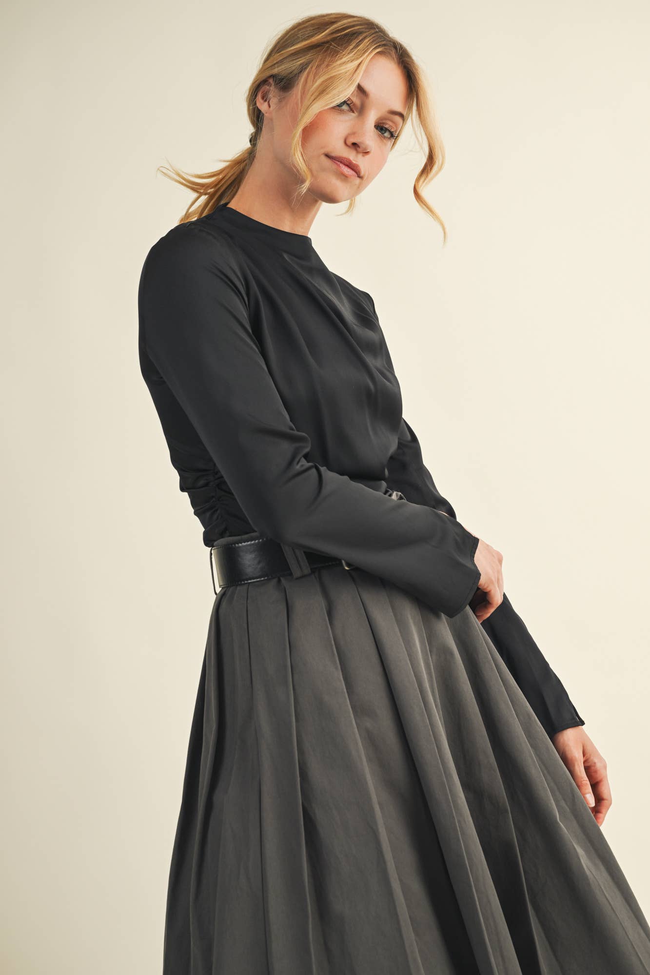 HIGH NECK RUCHED TOP