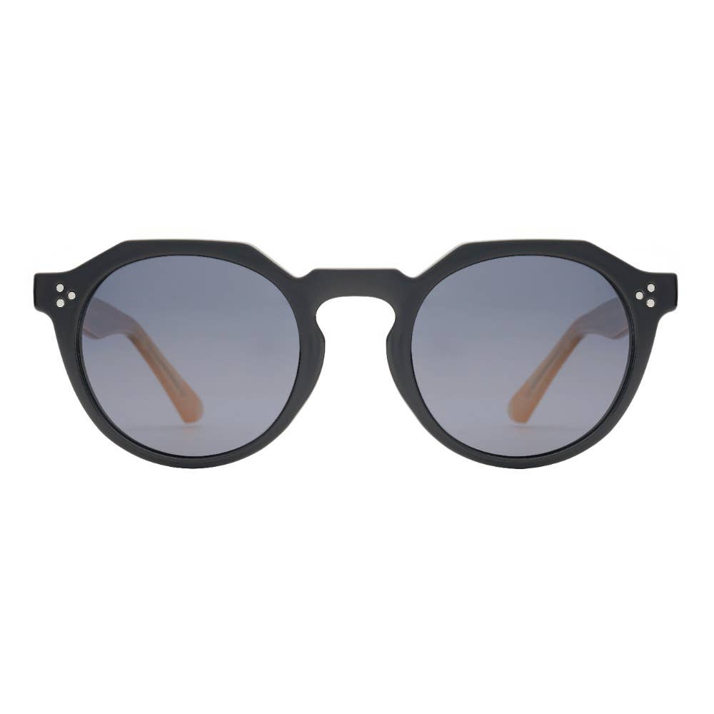 SHAY | Black | Cream | Smokey Lens