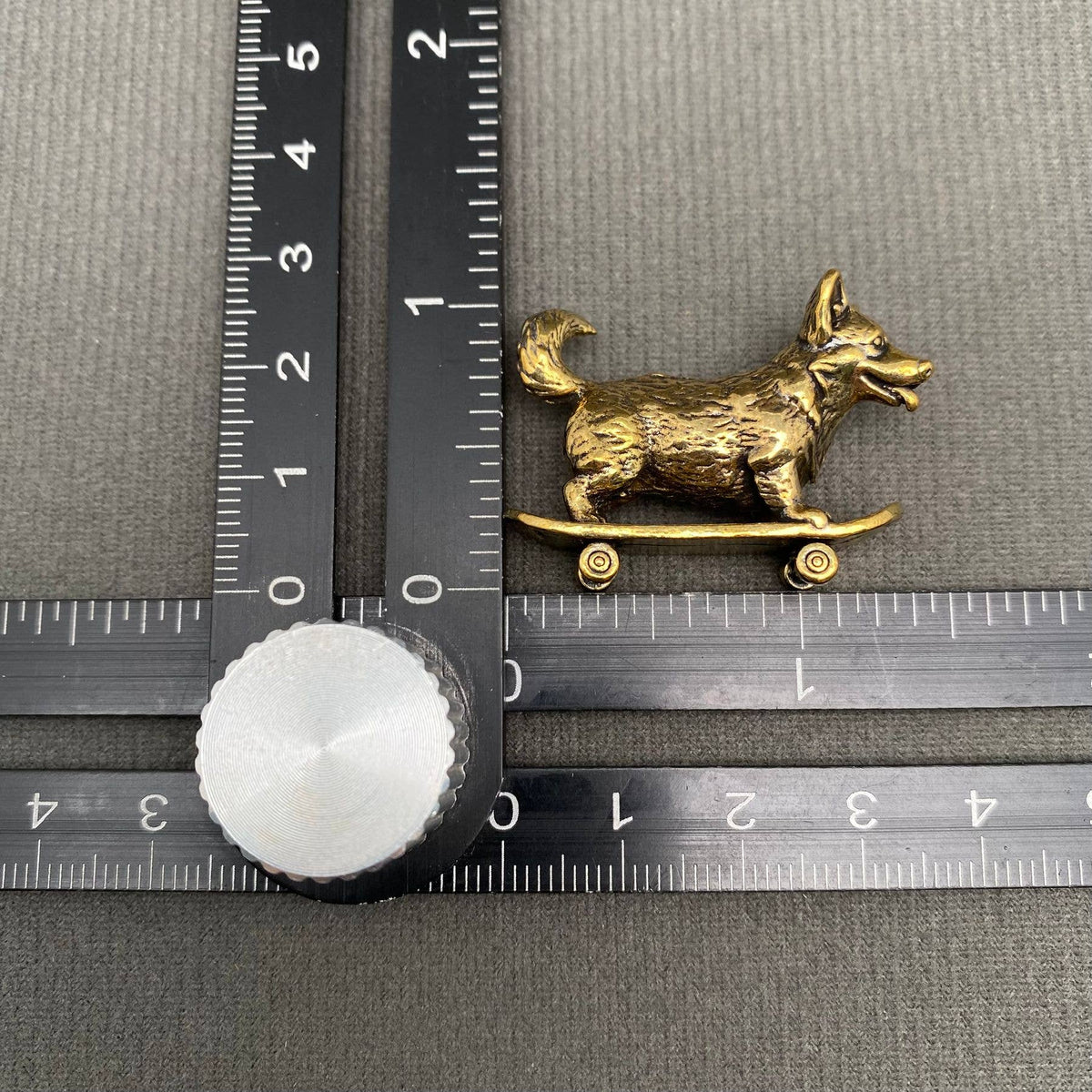 Corgi On The Skateboard Brass Crafts Desktop Ornaments