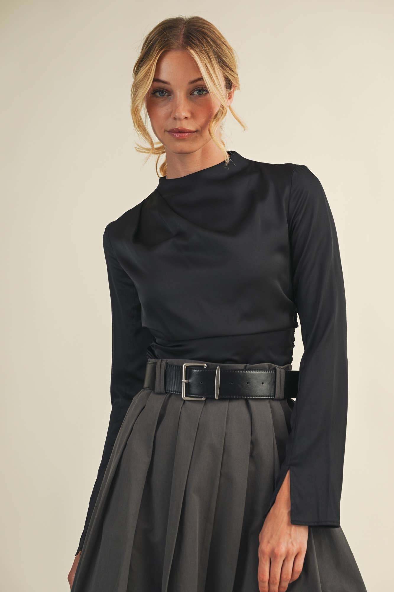 HIGH NECK RUCHED TOP