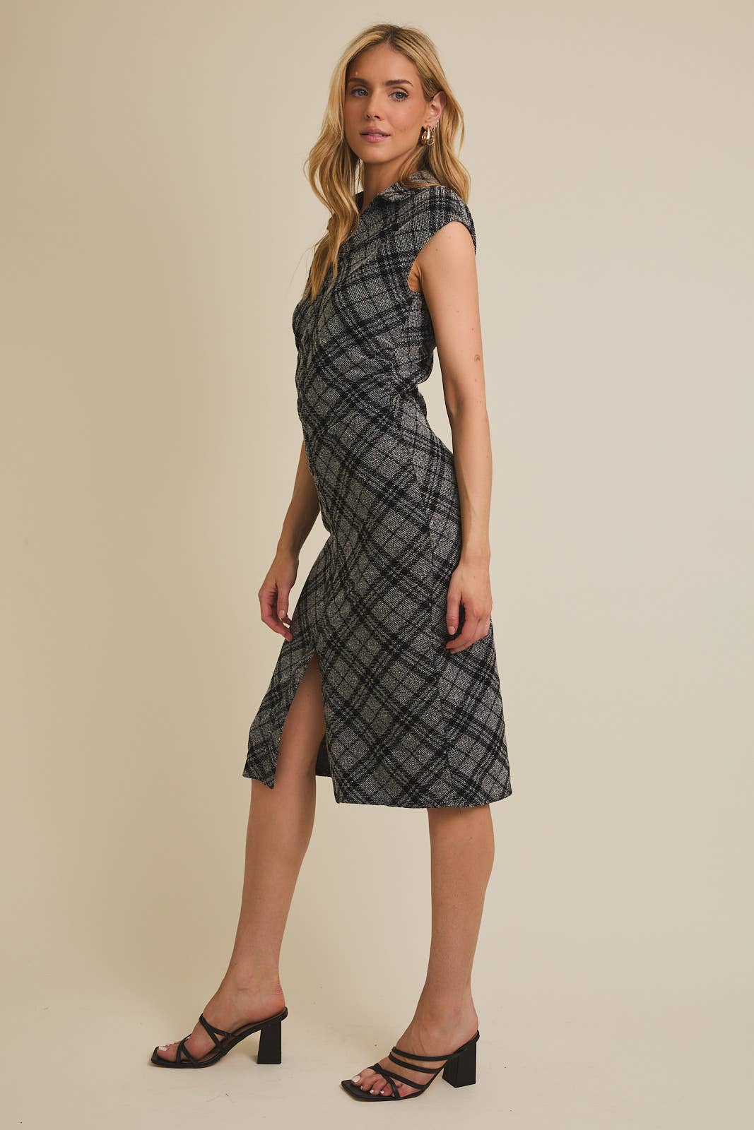 COLLARED SLEEVELESS BUTTON DOWN PLAID MIDI DRESS