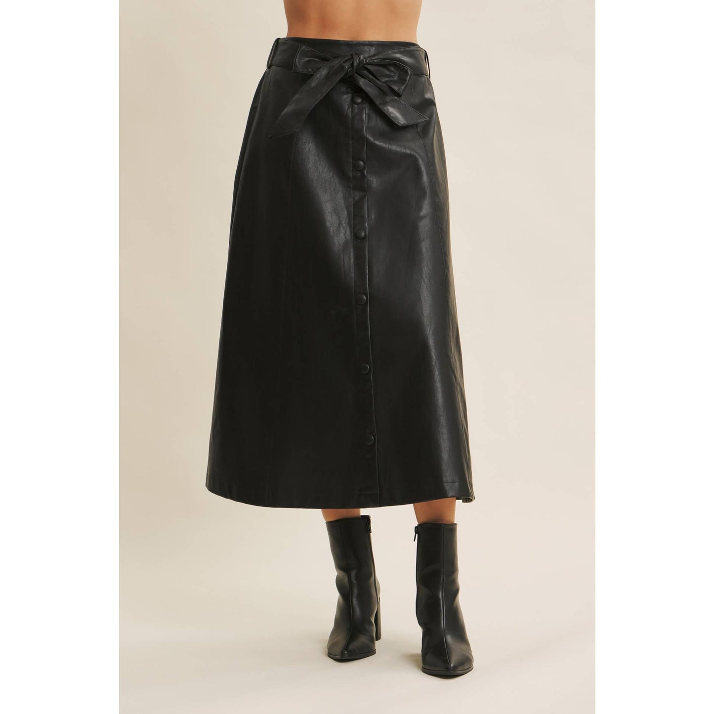 SOPHISTICATED VEGAN FAUX LEATHER BELTED MIDI SKIRT
