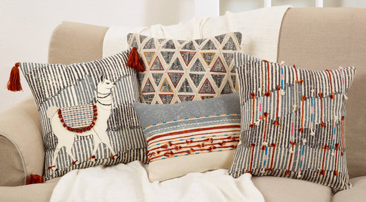 Llama Design Tasseled Throw Pillow - Whimsical Home Decor