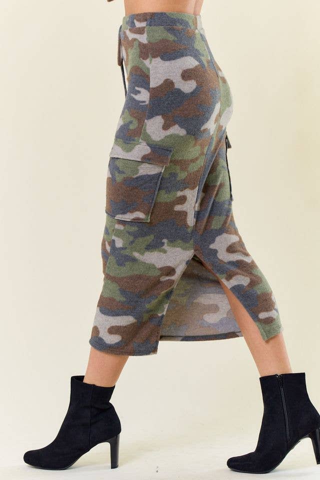 SS1206A CAMO CARGO SKIRT