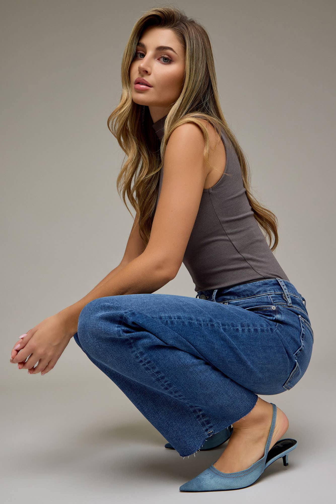 CLASSIC STRAIGHT JEANS