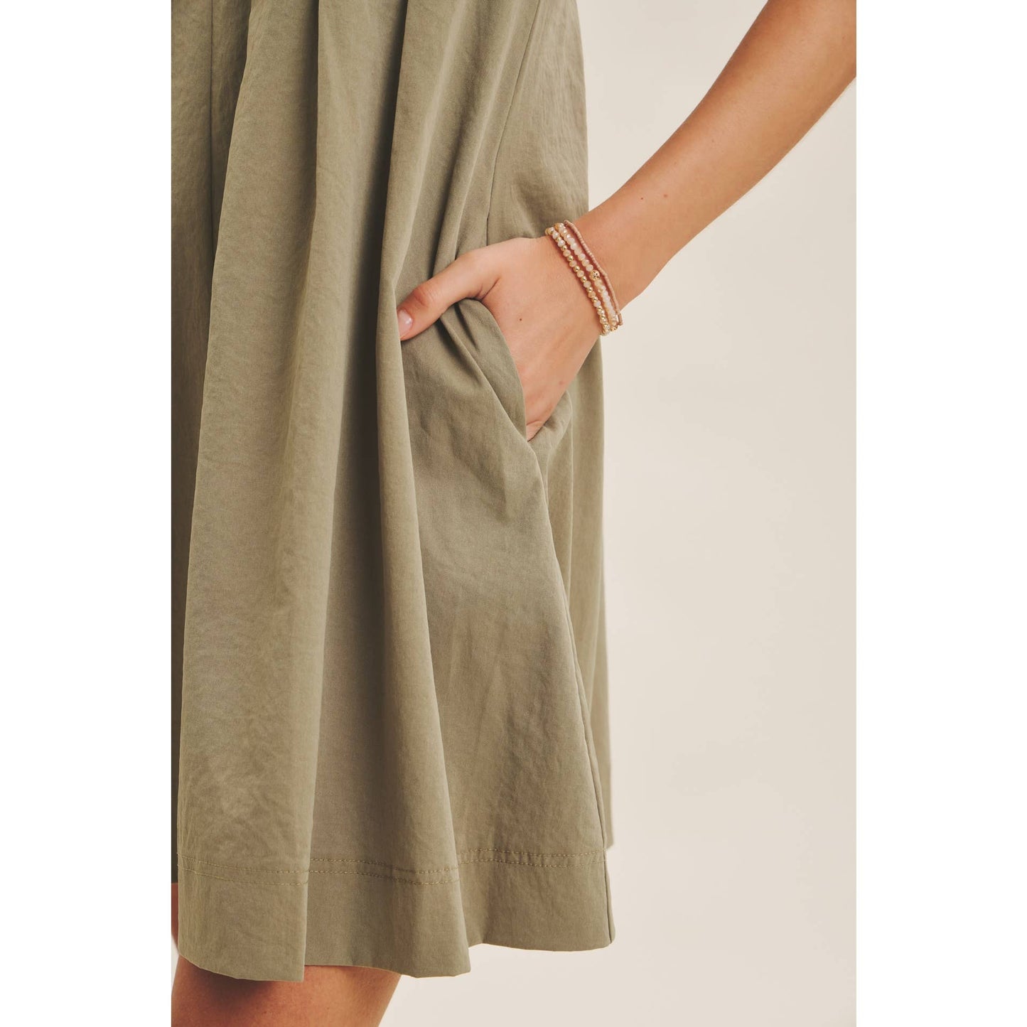 EASYGOING PLEATED DETAIL MINI DRESS WITH POCKETS
