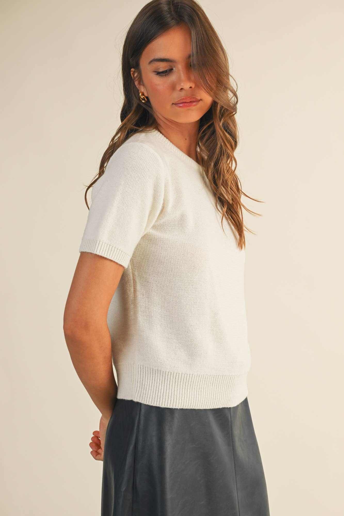 SHORT SLEEVE CREW NECK SWEATER