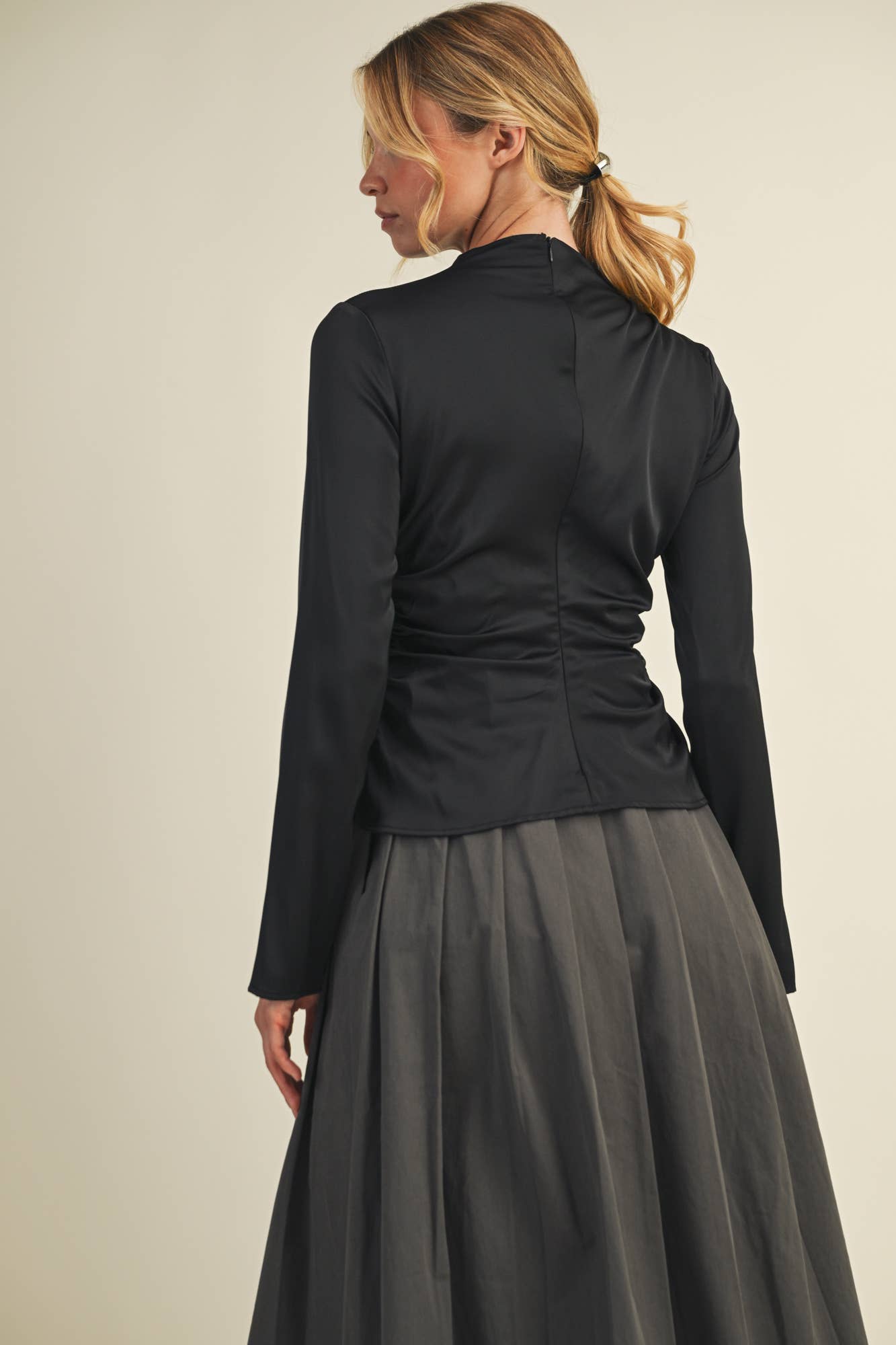 HIGH NECK RUCHED TOP