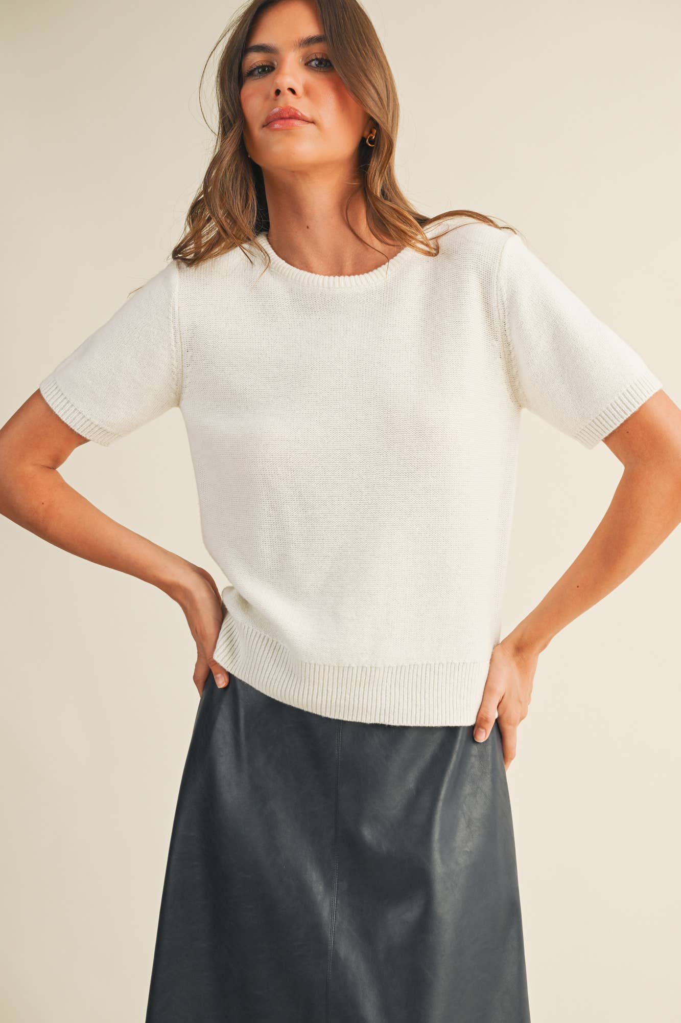 SHORT SLEEVE CREW NECK SWEATER