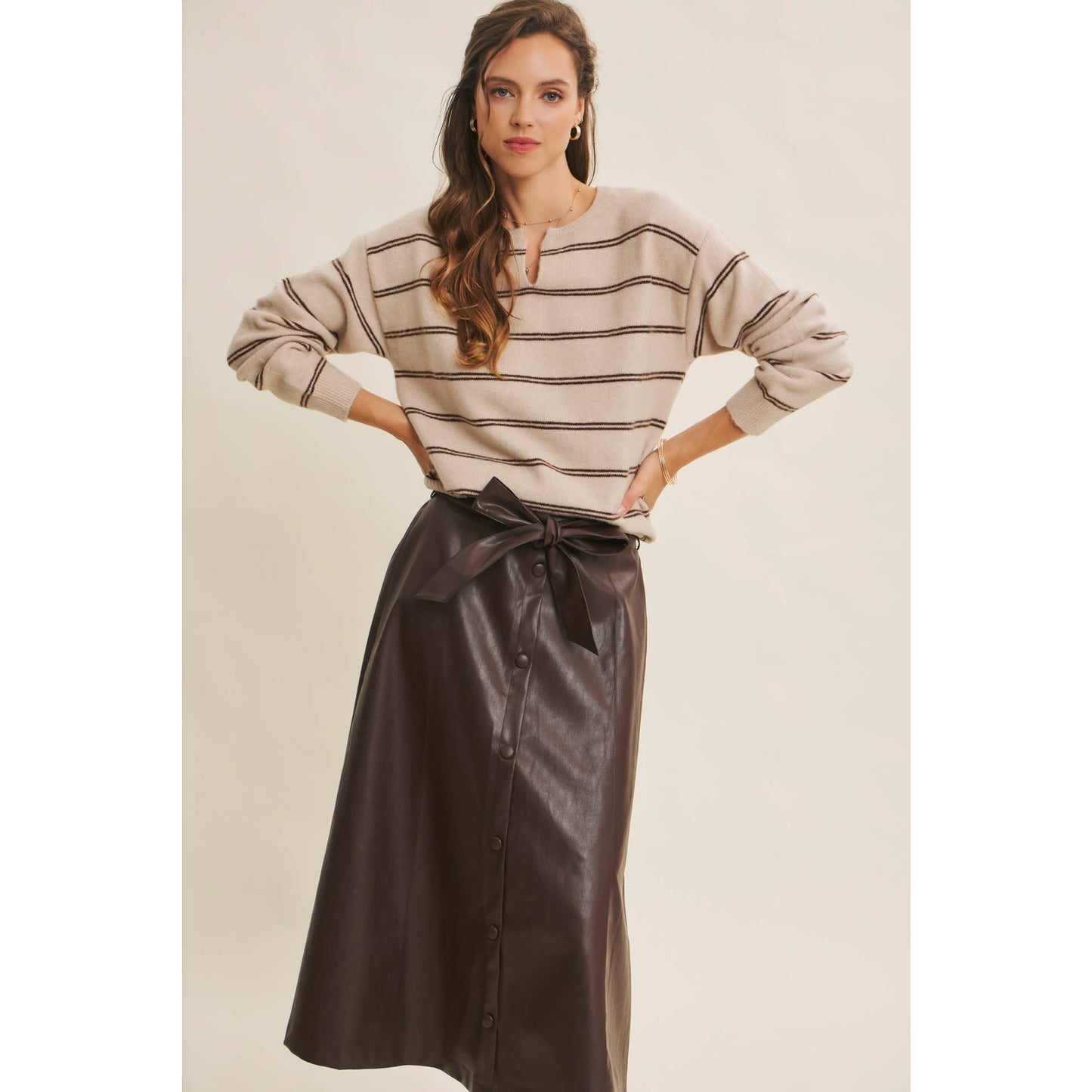 SOPHISTICATED VEGAN FAUX LEATHER BELTED MIDI SKIRT