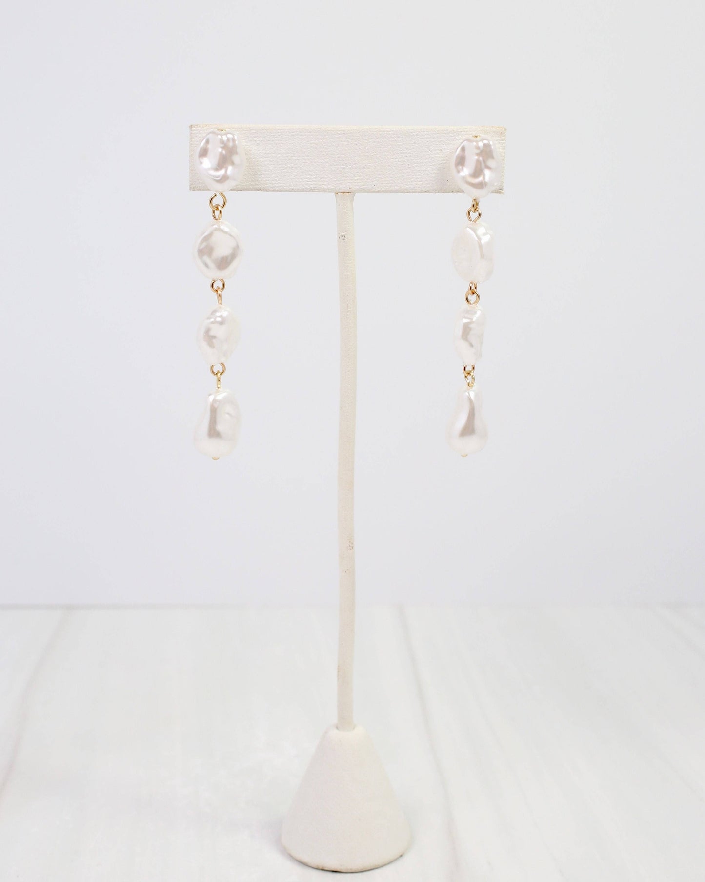 Woodward Baroque Pearl Dangle Earring Cream