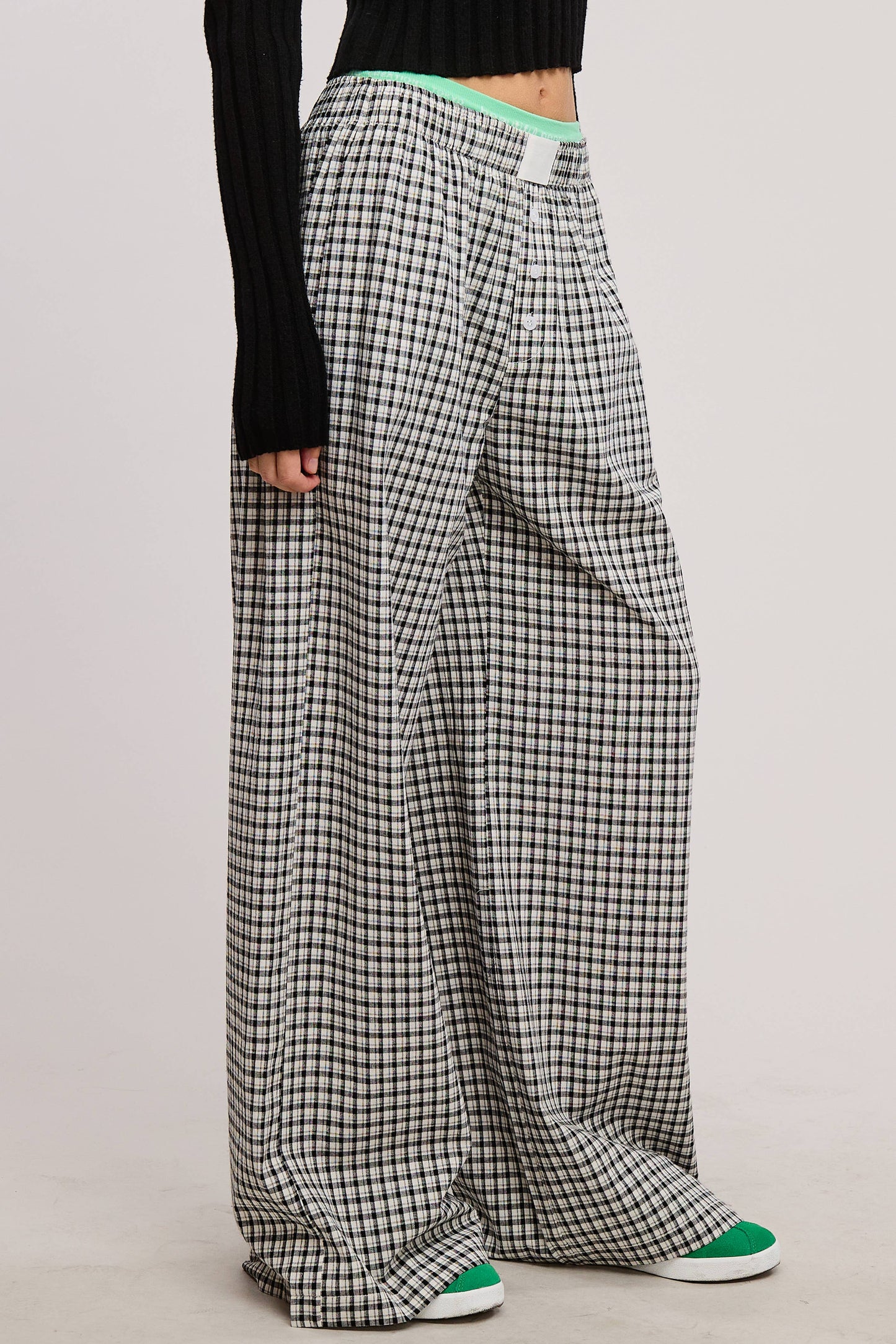 Mid Rise Elasticized Waistband Gingham Pattern Pants