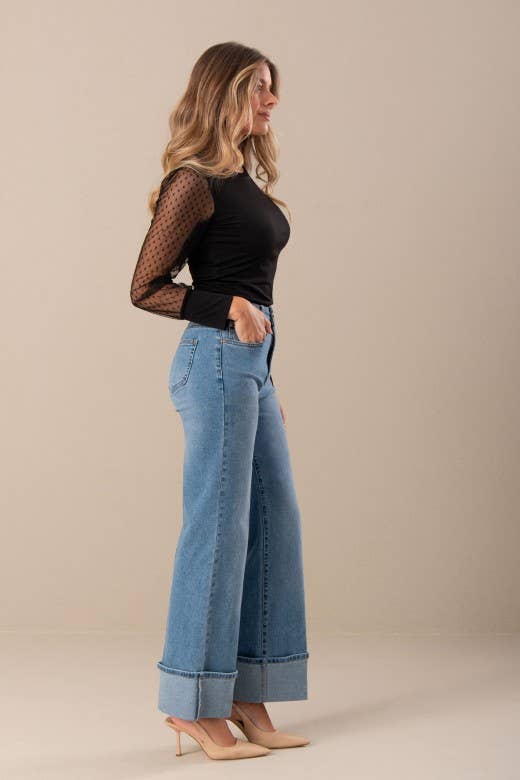 High-waisted Wide-Leg Jeans
