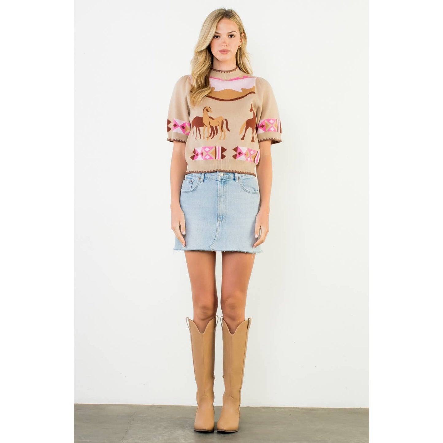 Short Sleeve Detailed Knit Top