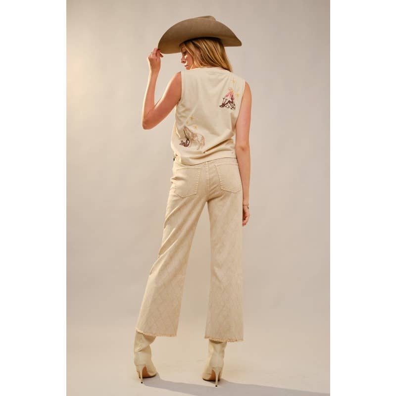 Sleeveless crew neck top with embroidered