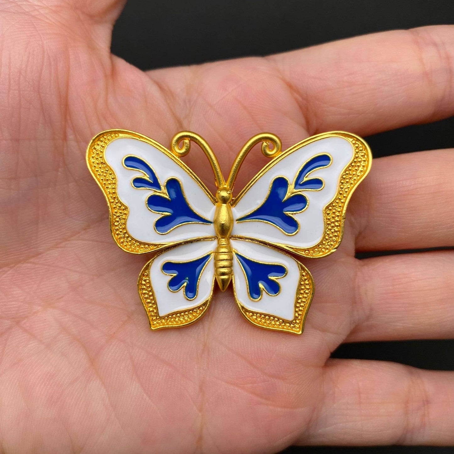 Blue and White Porcelain Pattern Enamel Brooch