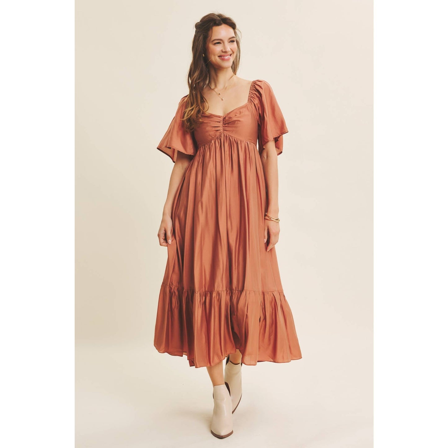 FLATTERING FLOWY SWEETHEART LIGHTWEIGHT SMOCKED MIDI DRESS