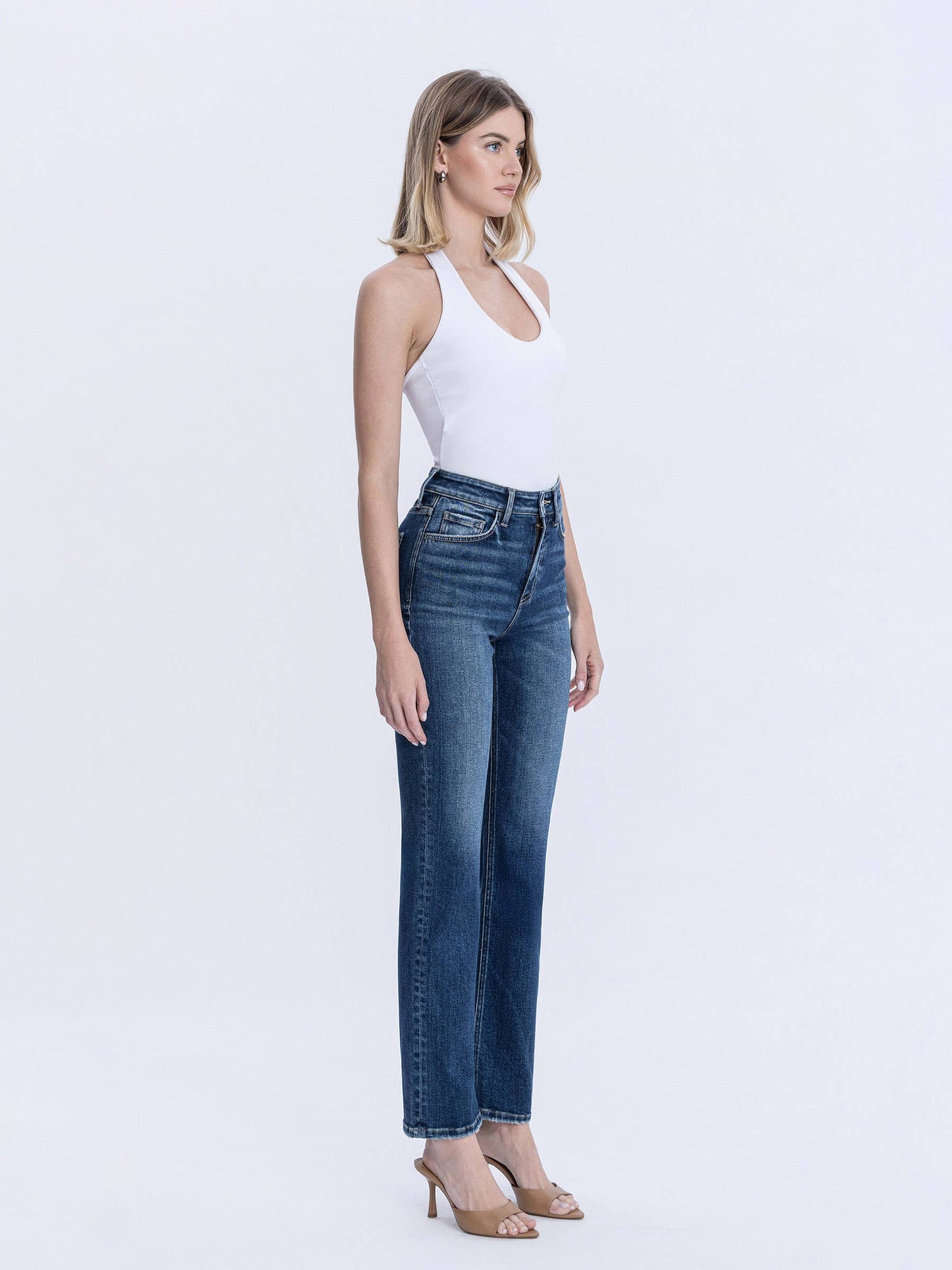 DARK WASH STRAIGHT JEANS