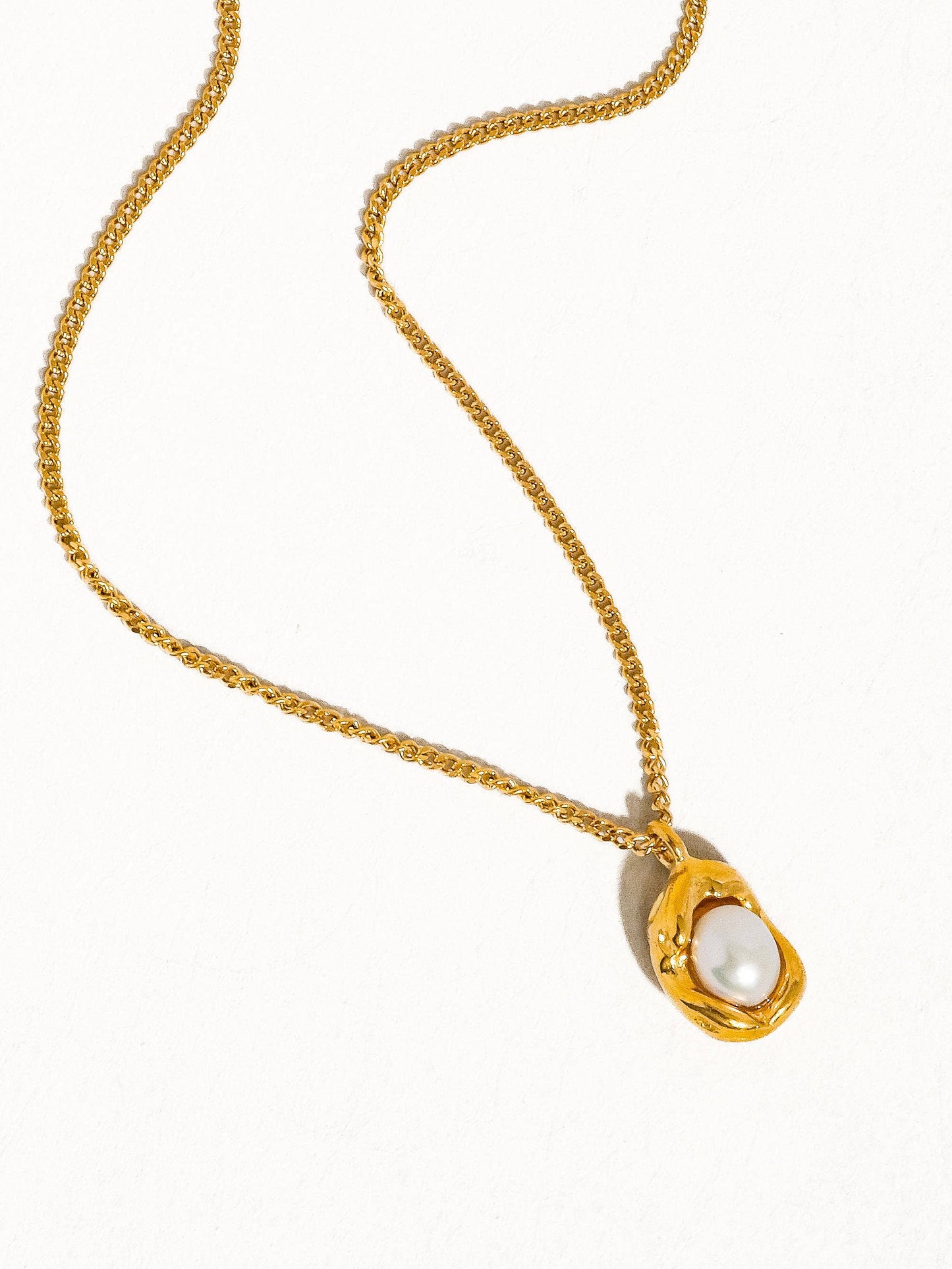 Zakai Freshwater Pearl Round Pendant Necklace - Non-Tarnish