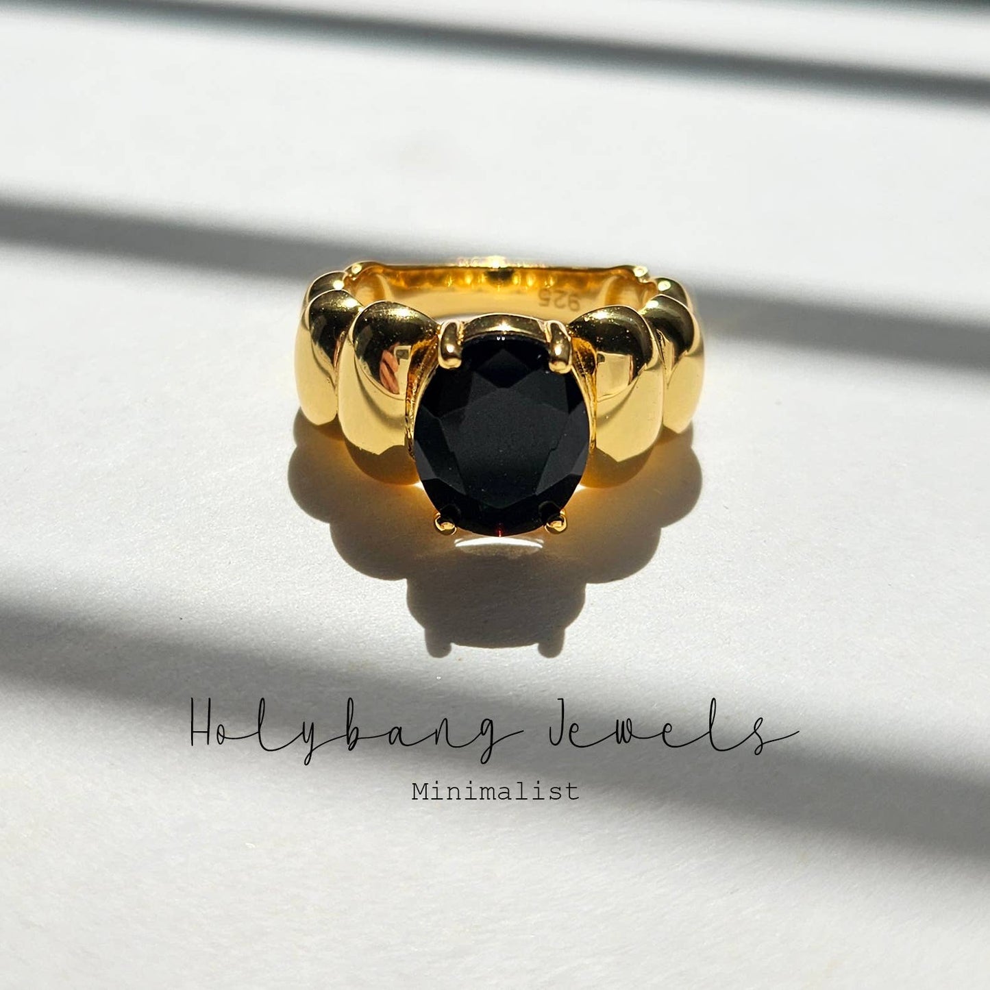 ONYX CHUNKY DOME RING