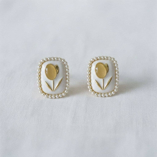 Charming Tulip Design Drop Earrings