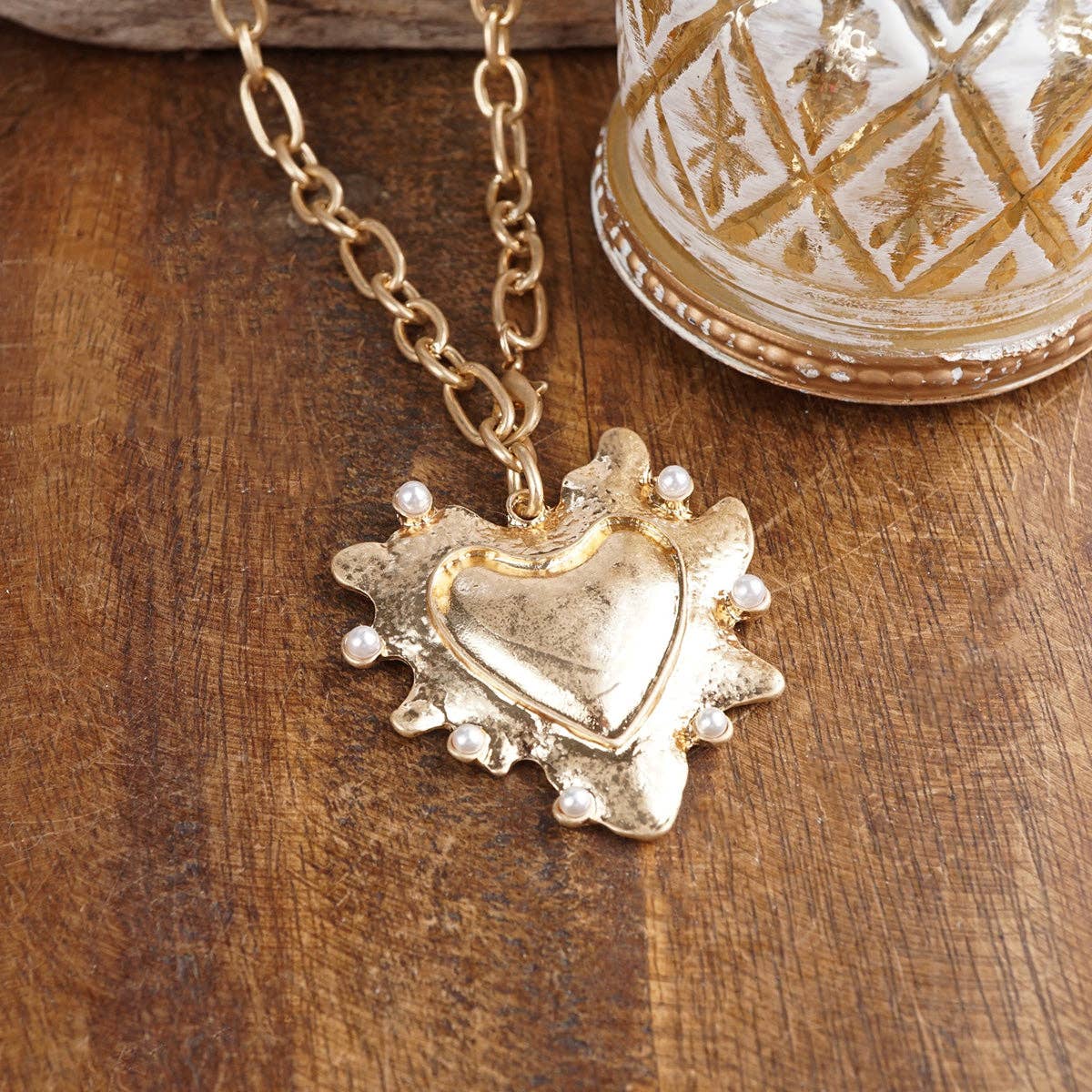 Heartbound Muse – Long Heart Necklace in Gold & Pearls