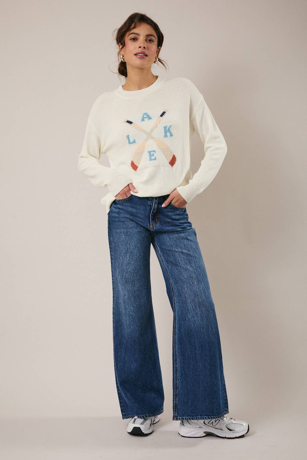 ROUND NECK LONG SLEEVE "LAKE" LT WEIGHT SWEATER