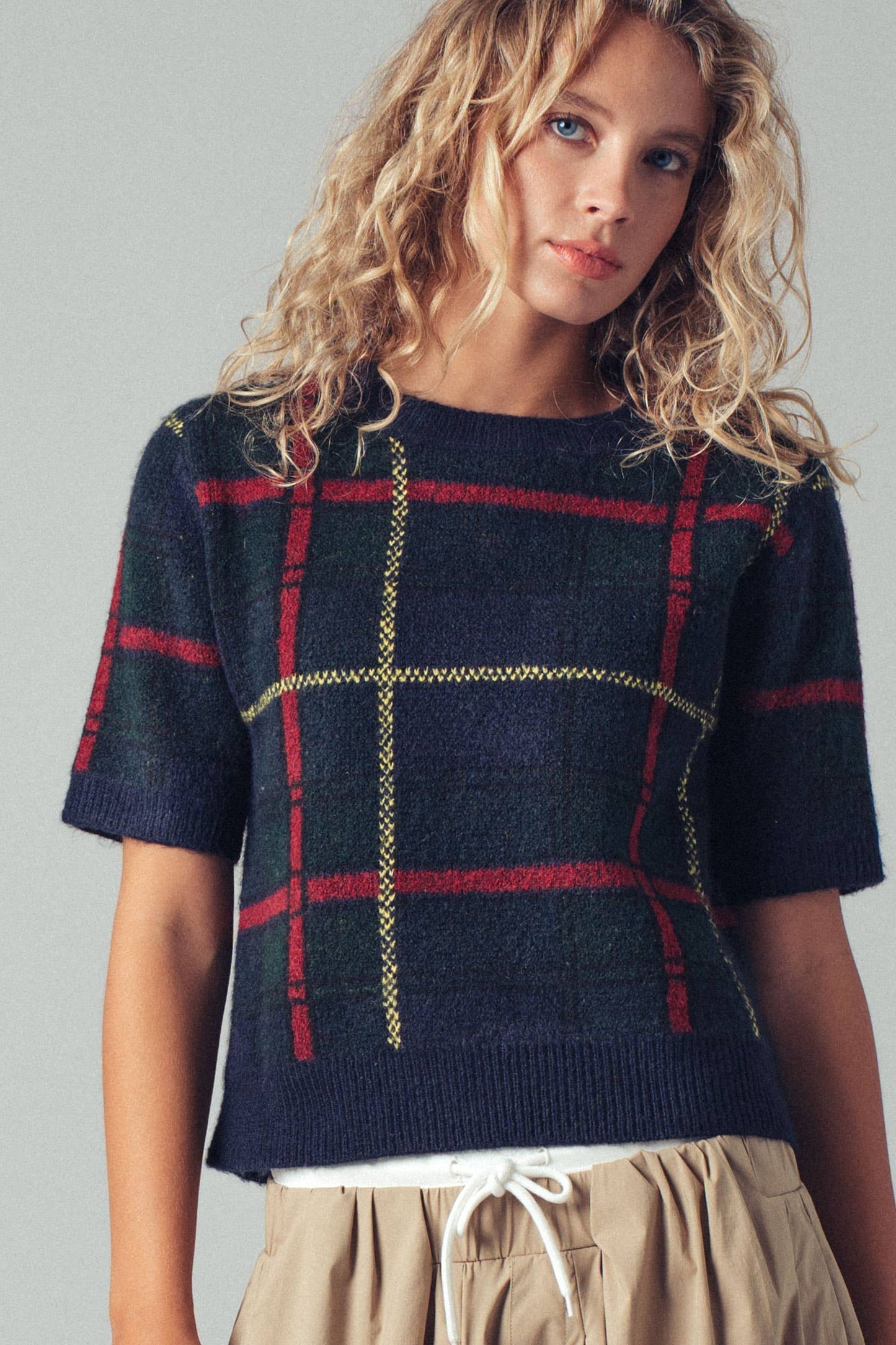 LAST CHANCE - Plaid Short Sleeve Knit Sweater Top