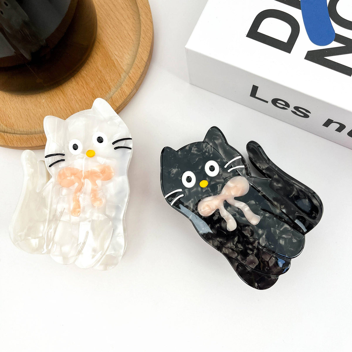 Tilt Head Cat Hair Claw Clip