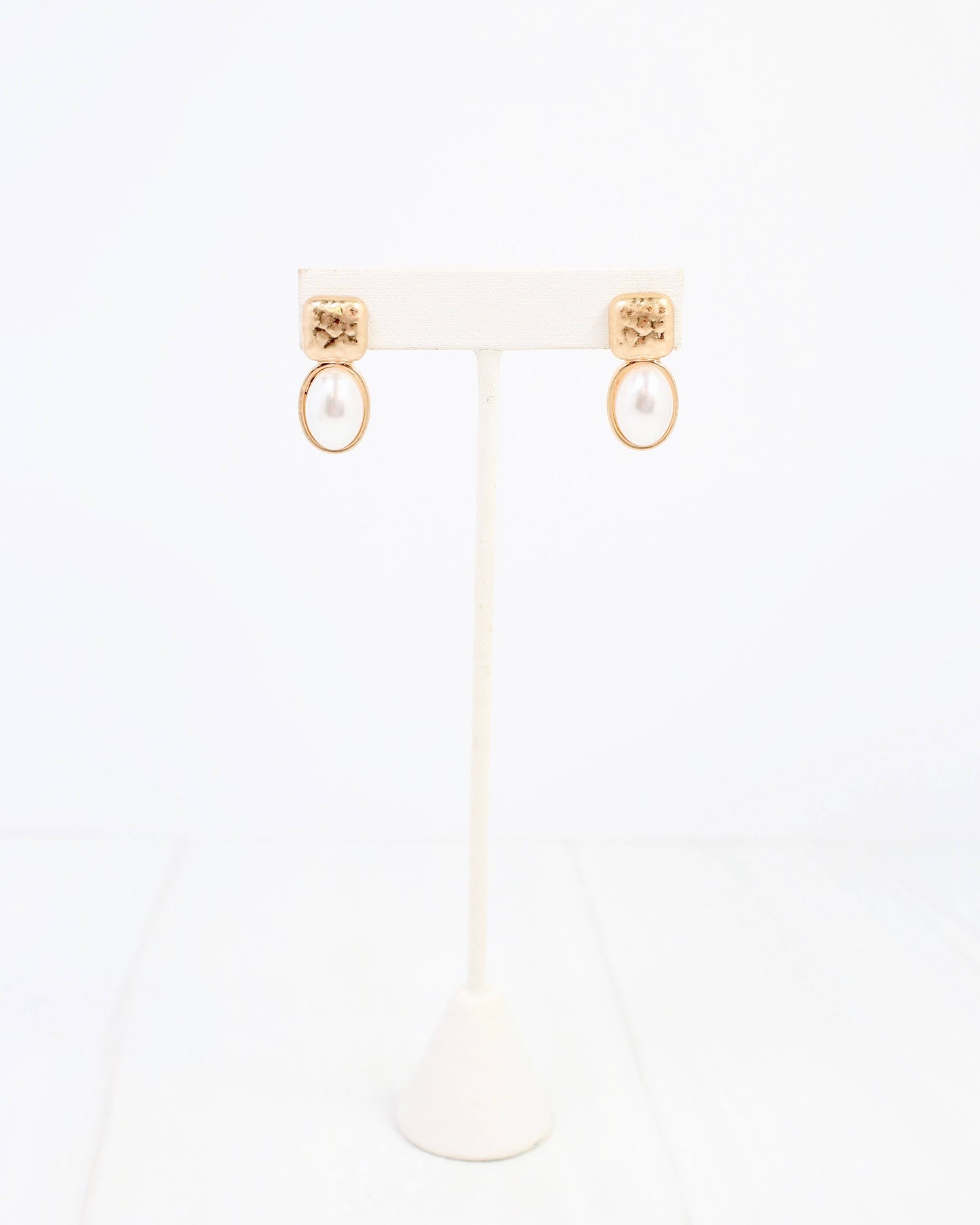Mindy Textured Gold Drop Earring Pearl