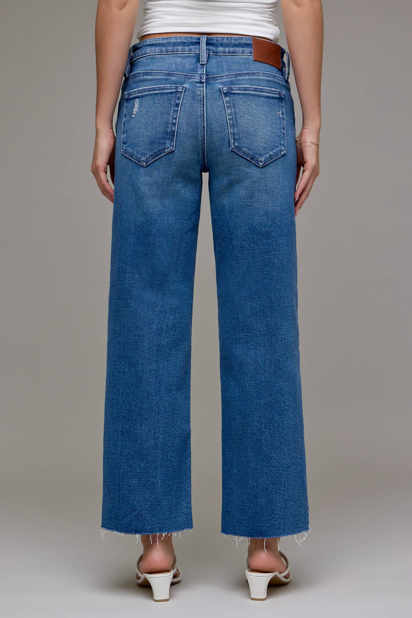 Medium Wash Stretch Low Rise Cropped Classic Straight