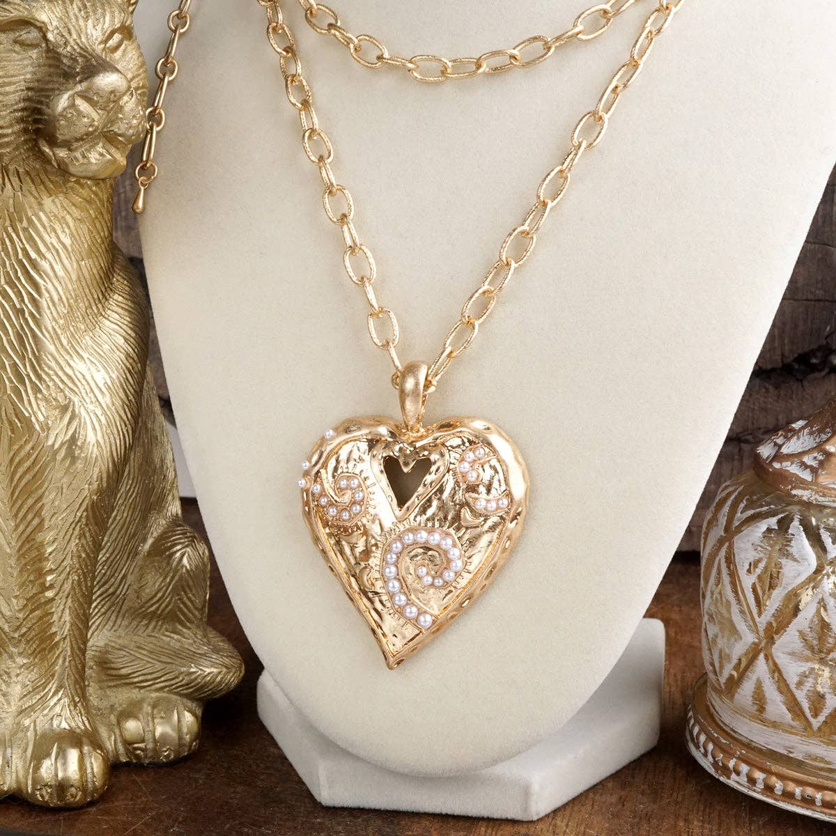 Heartbound Muse – Long Heart Necklace in Gold & Pearls