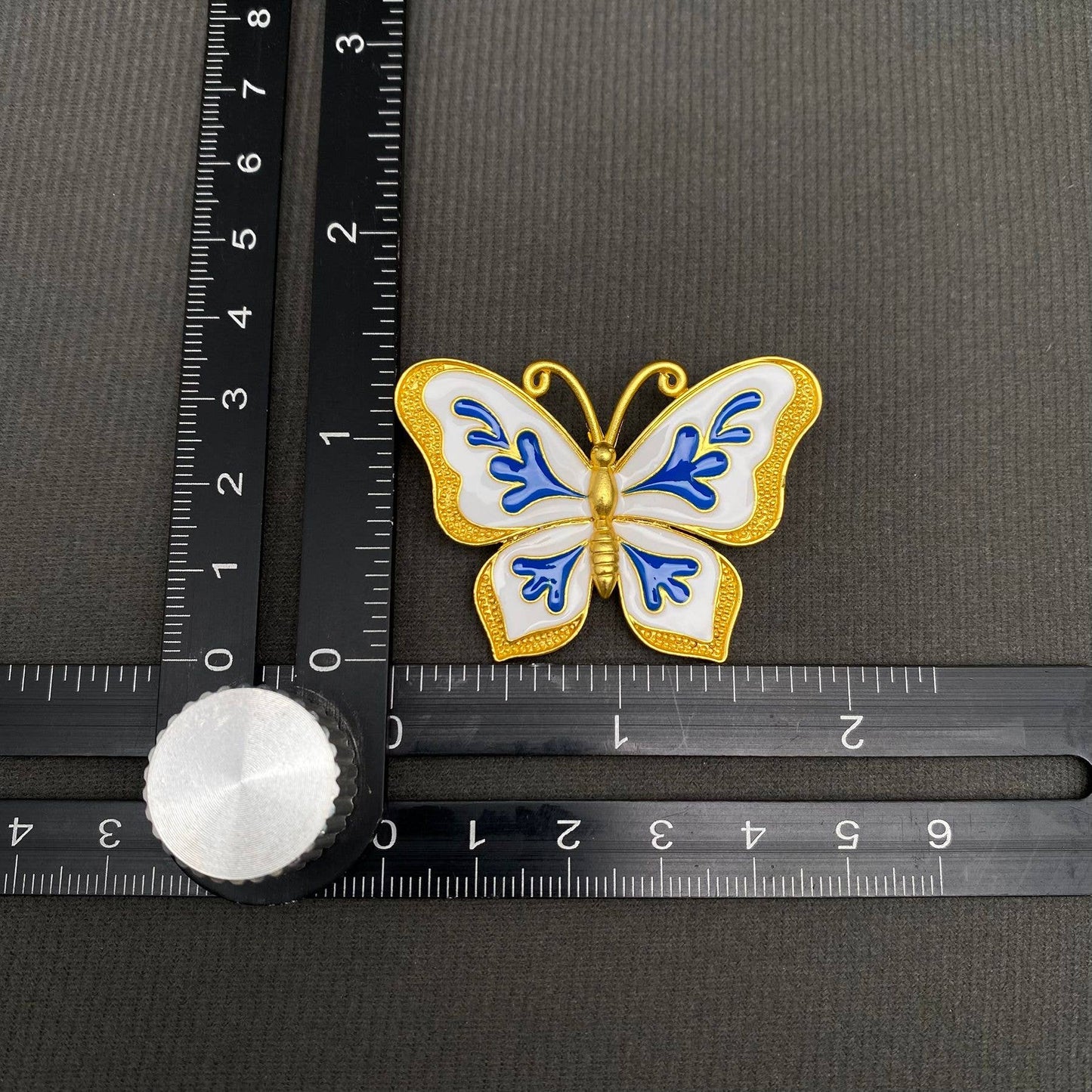 Blue and White Porcelain Pattern Enamel Brooch