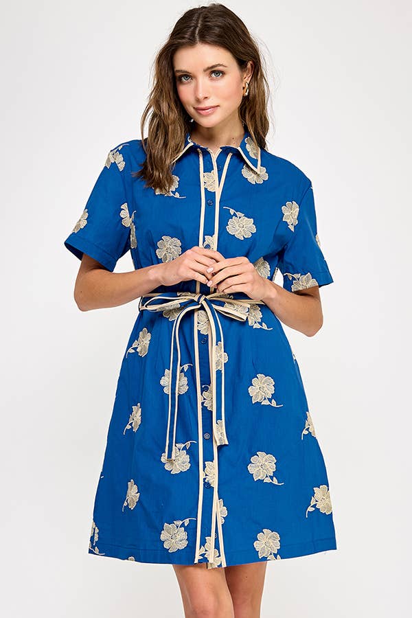 Flower embroidered short dress