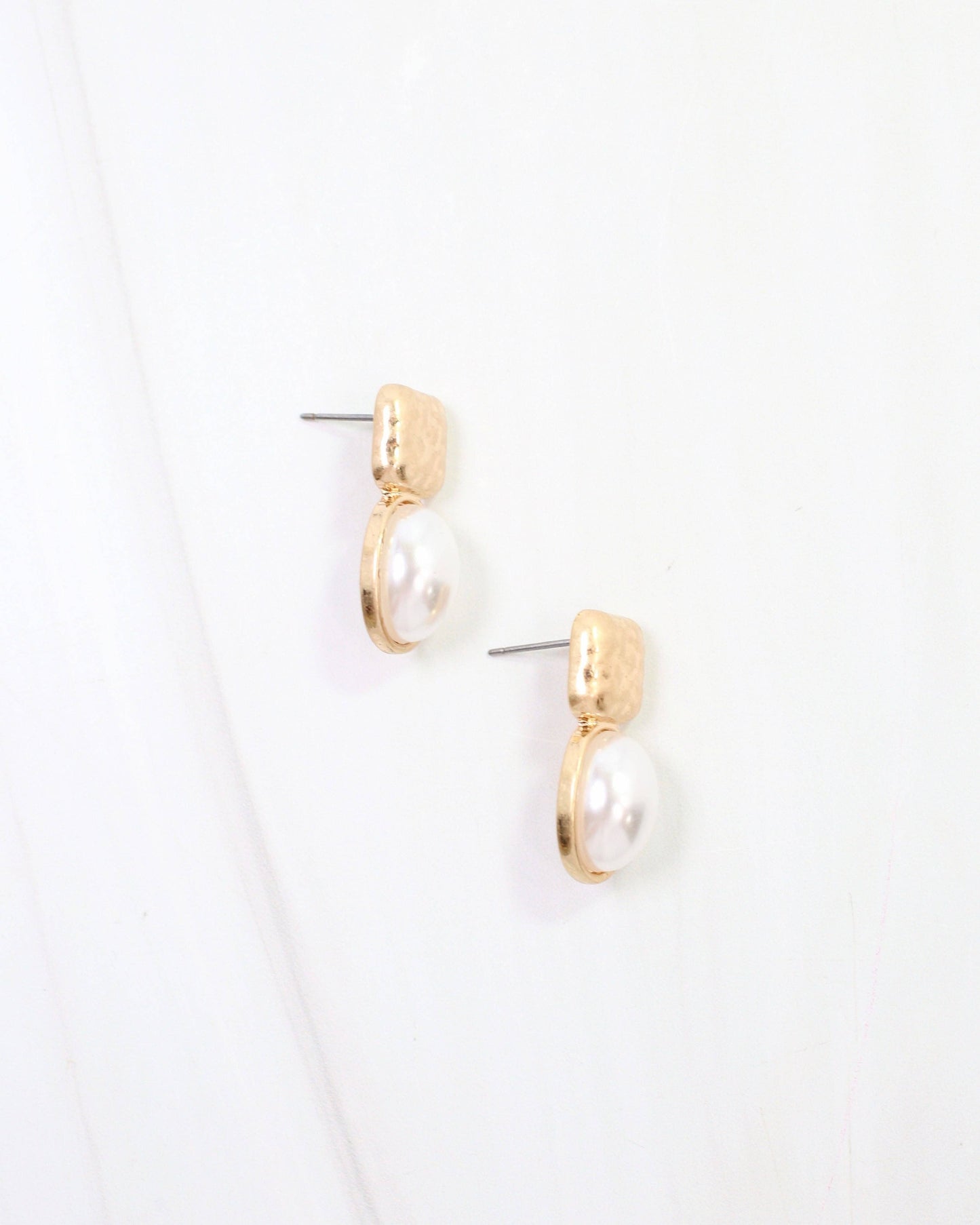 Mindy Textured Gold Drop Earring Pearl