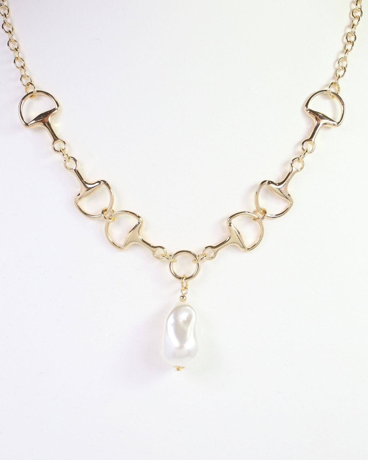 Winx Pearl and Horsebit Necklace Gold