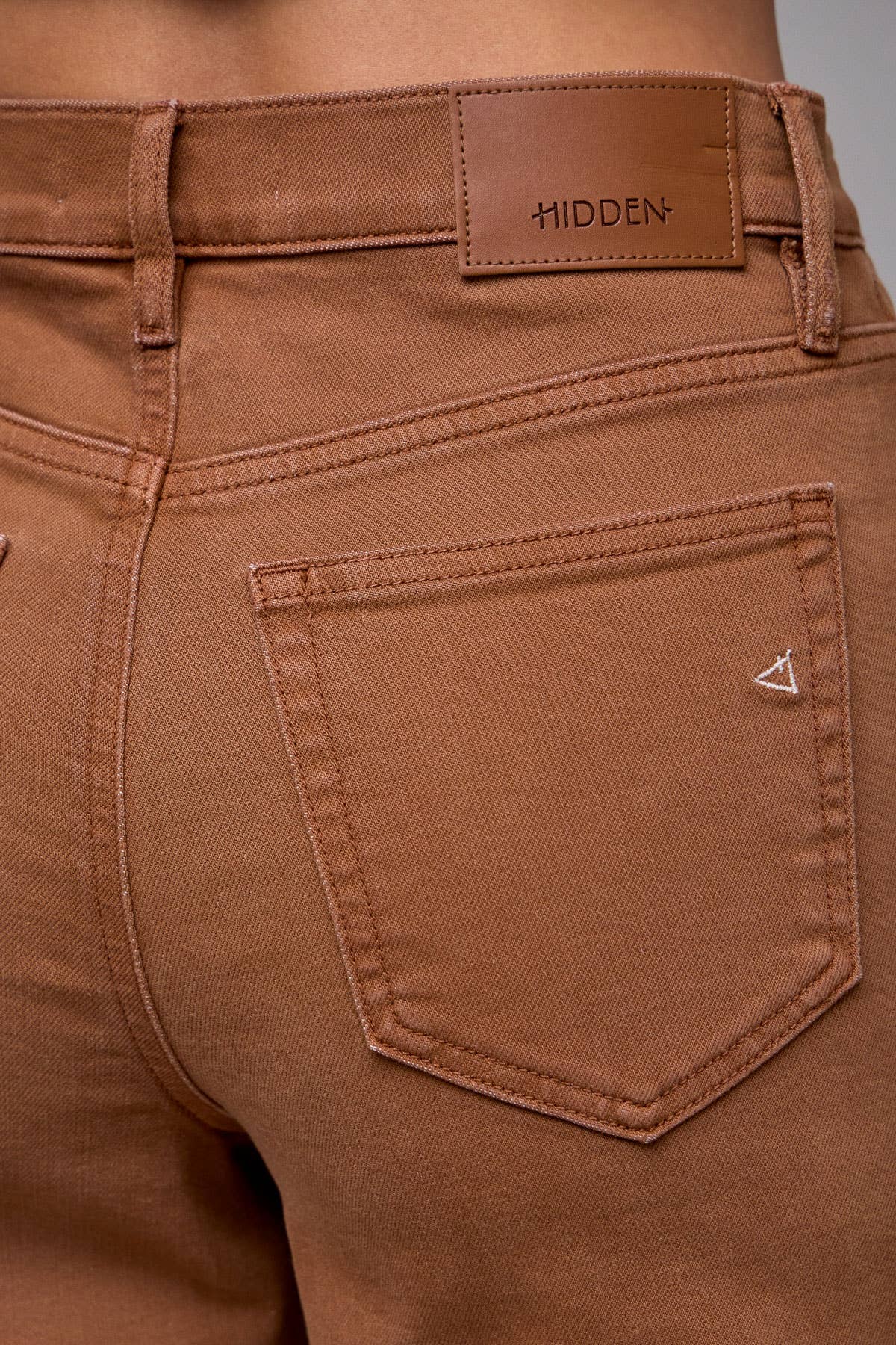 Tawney Wash Stretch High Rise Relaxed Dad Jean