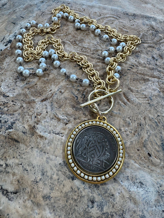 Regal Creast Pearl Necklace