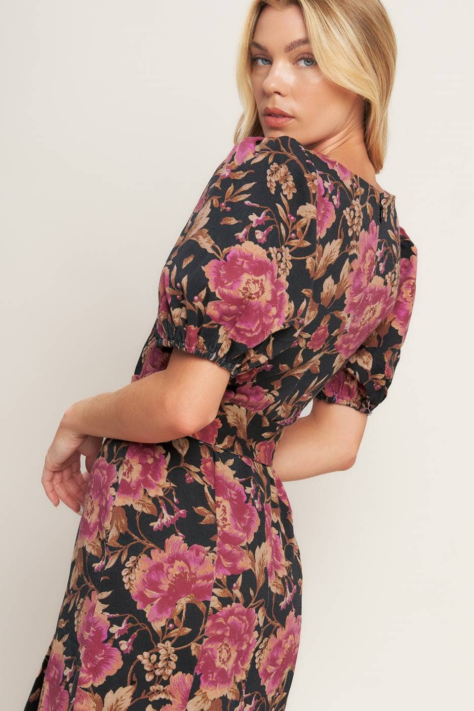 A printed woven midi dress