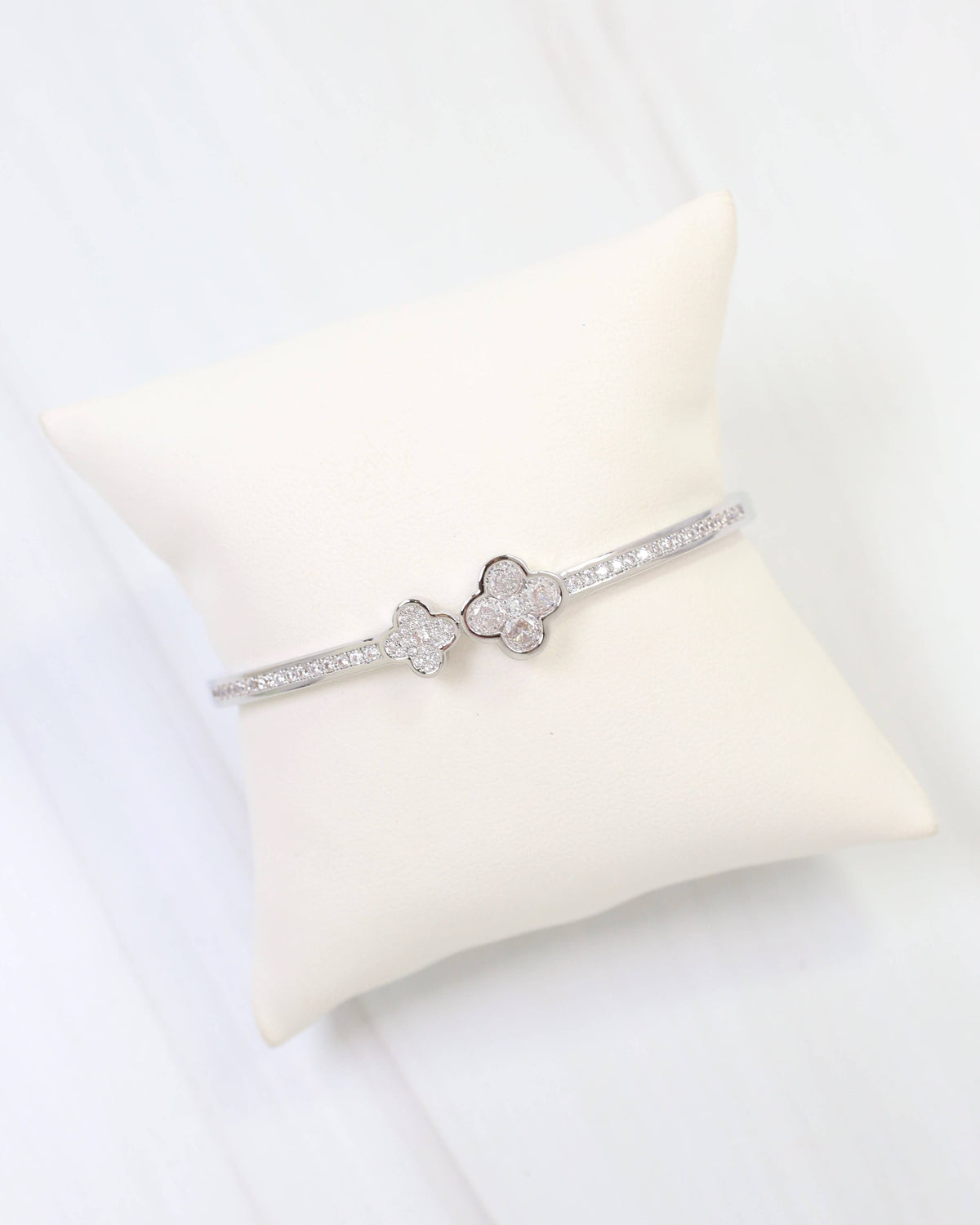 Passaic Clover CZ Hinge Bracelet WR Silver